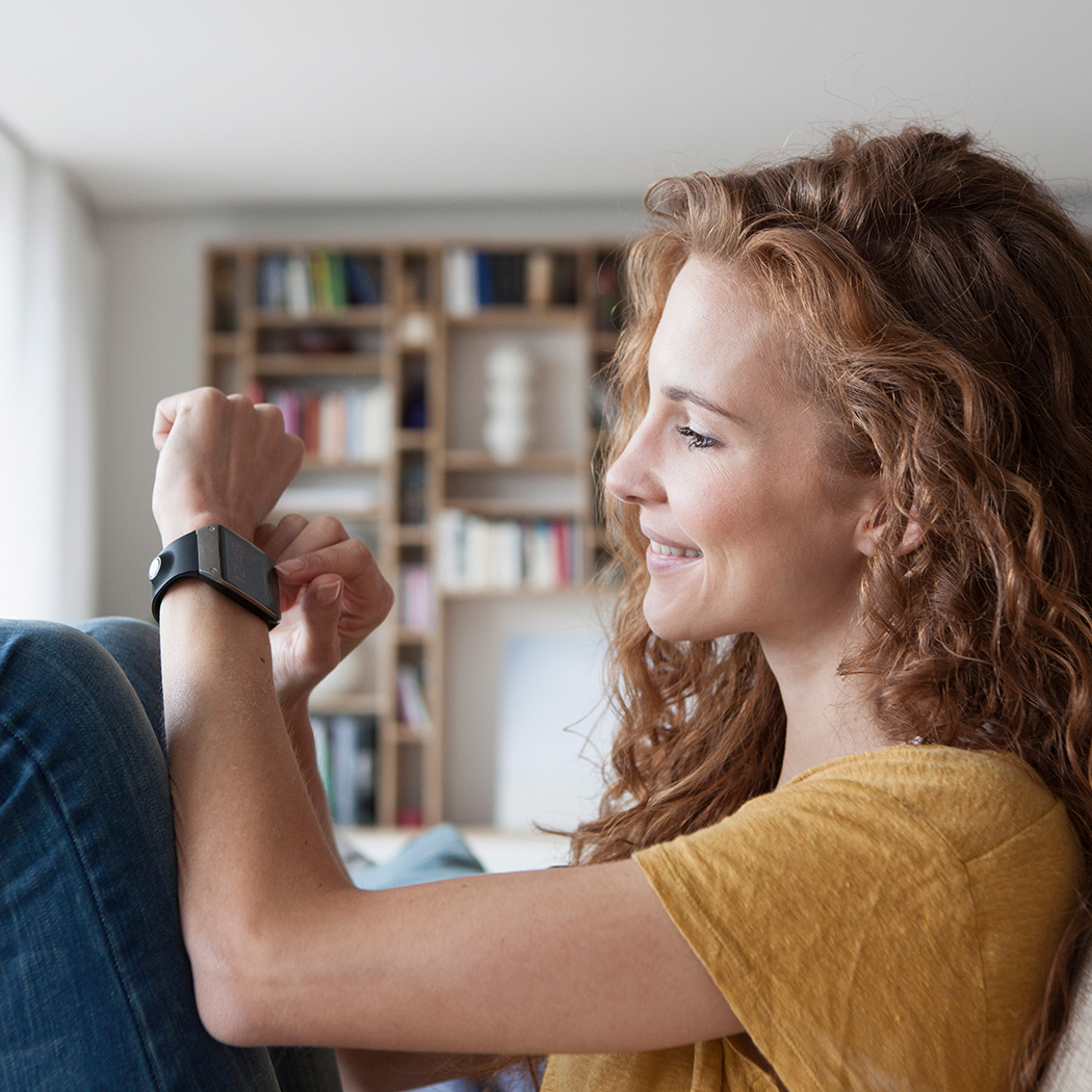 Smartwatch damski to funkcjonalny dodatek i idealny prezent dla niej. Zobacz te designerskie modele!